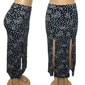 NWT Size S/M and L Stretchy Women Black and White Floral Pencil Casual Skirt